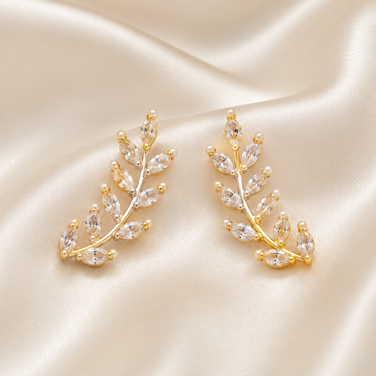 Minimal Pearl Stud Set